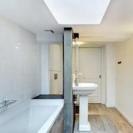 Апартаменти Comfort 6 *